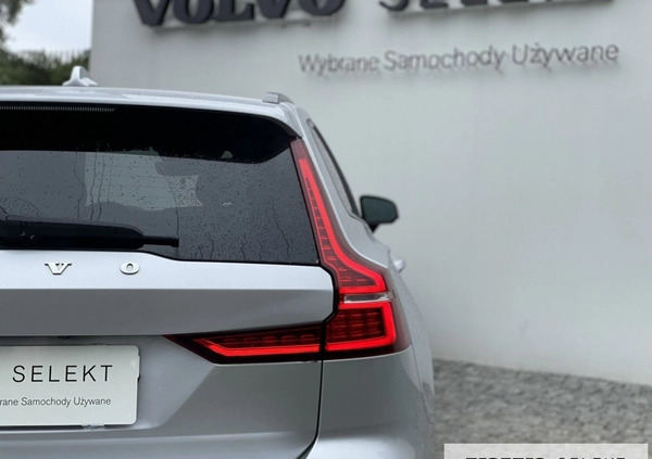 Volvo V60 cena 134900 przebieg: 120000, rok produkcji 2020 z Warszawa małe 631